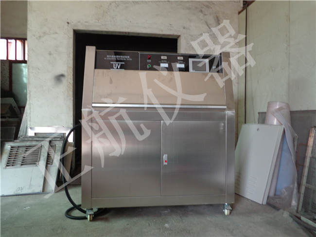 紫外老化試驗(yàn)箱直視圖