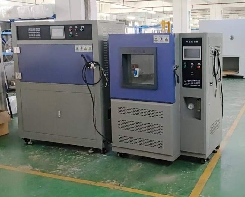 防塵試驗(yàn)箱和紫外線老化試驗(yàn)箱送貨珠?？蛻? height=