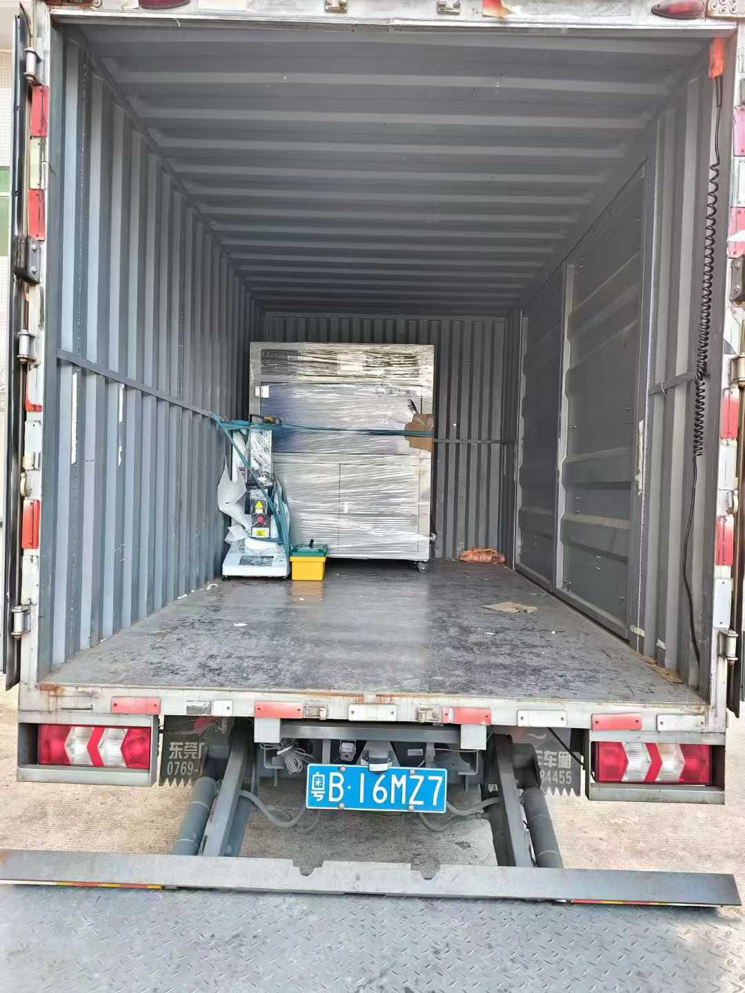 紫外老化箱，電動(dòng)熔融指數(shù)儀，送貨深圳做衛(wèi)